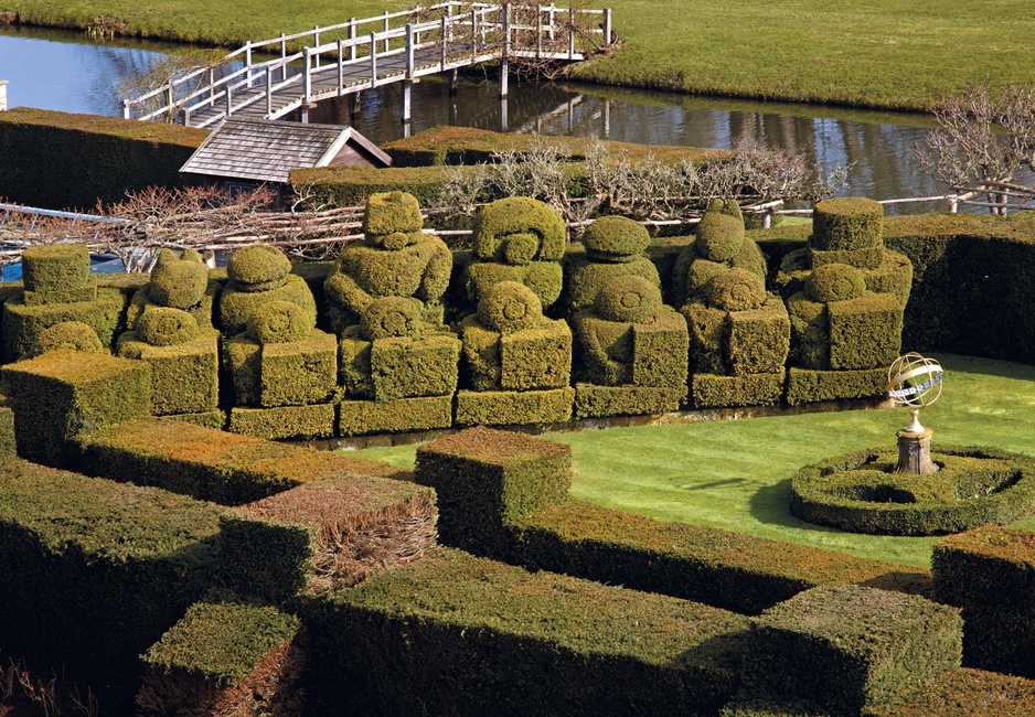 Hever Castle gardens