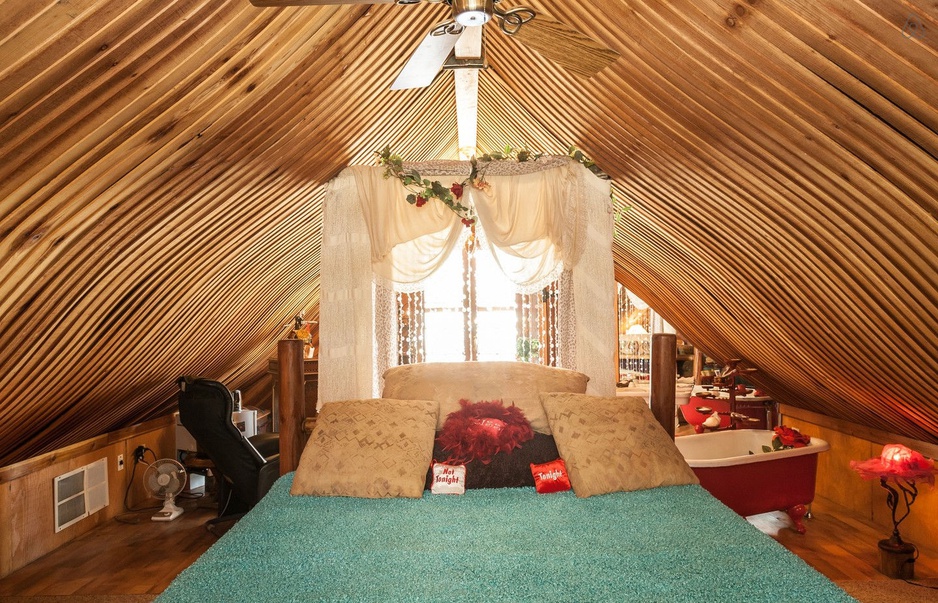 Genuine Draft Horse Ranch bedroom