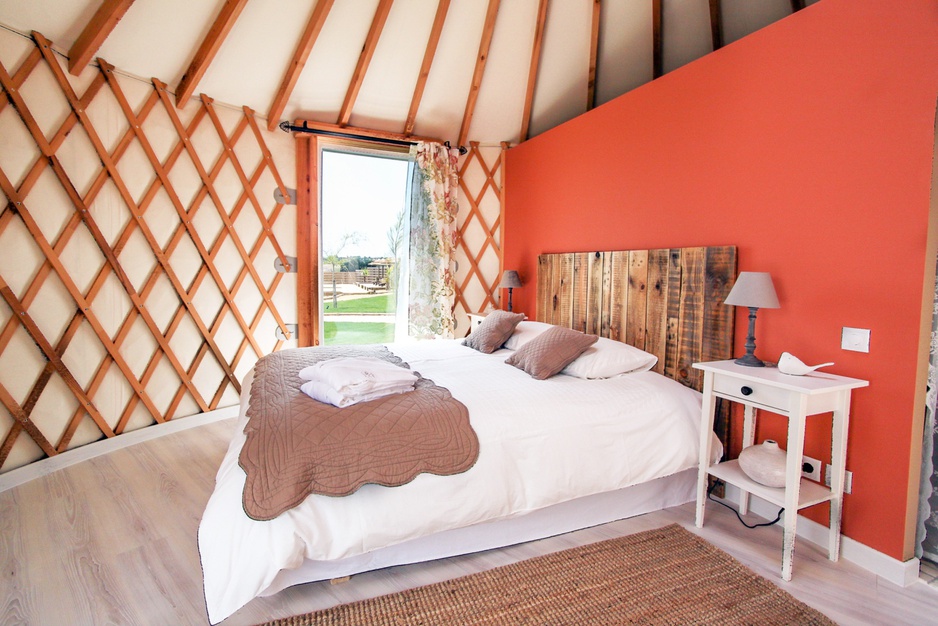 Quinta M yurt with view to garden