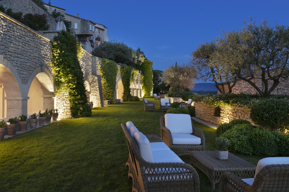 Hotel Airelles, La Bastide de Gordes Outdoor Sun Decks