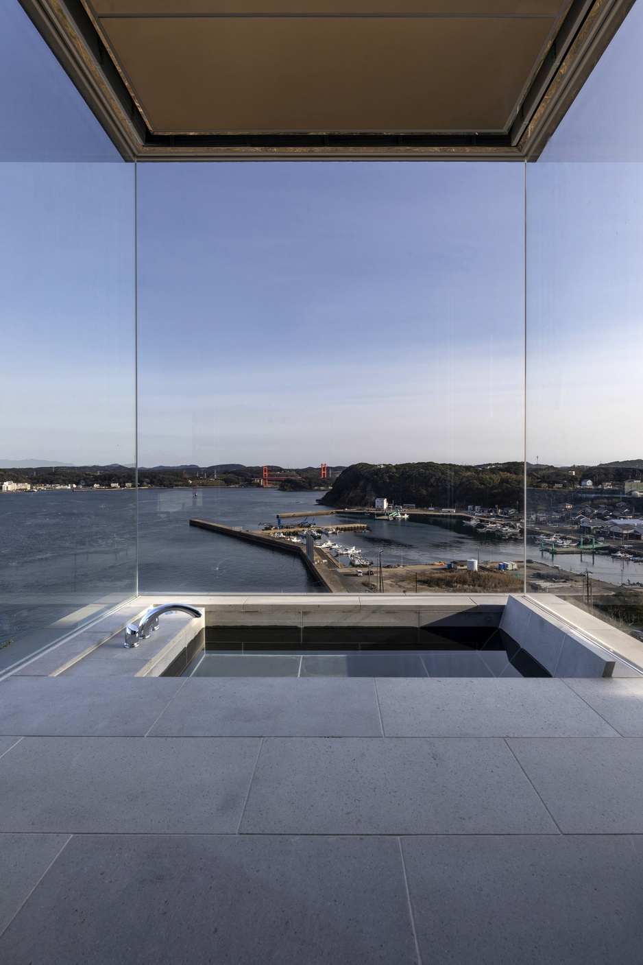 Hirado Castle Hotel Three Glass-Walled Bathroom