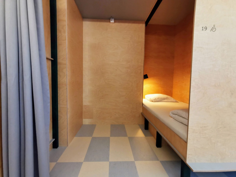 Green Marmot Capsule Hotel Easy Access Pod