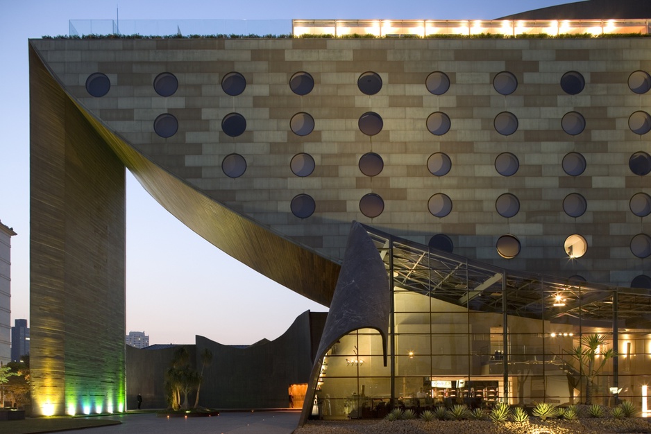 Boat shape of Hotel Unique Sao Paulo