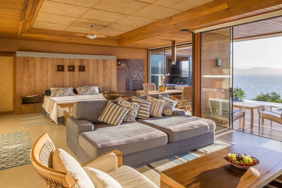 Ponta Dos Ganchos living room with panoramic views