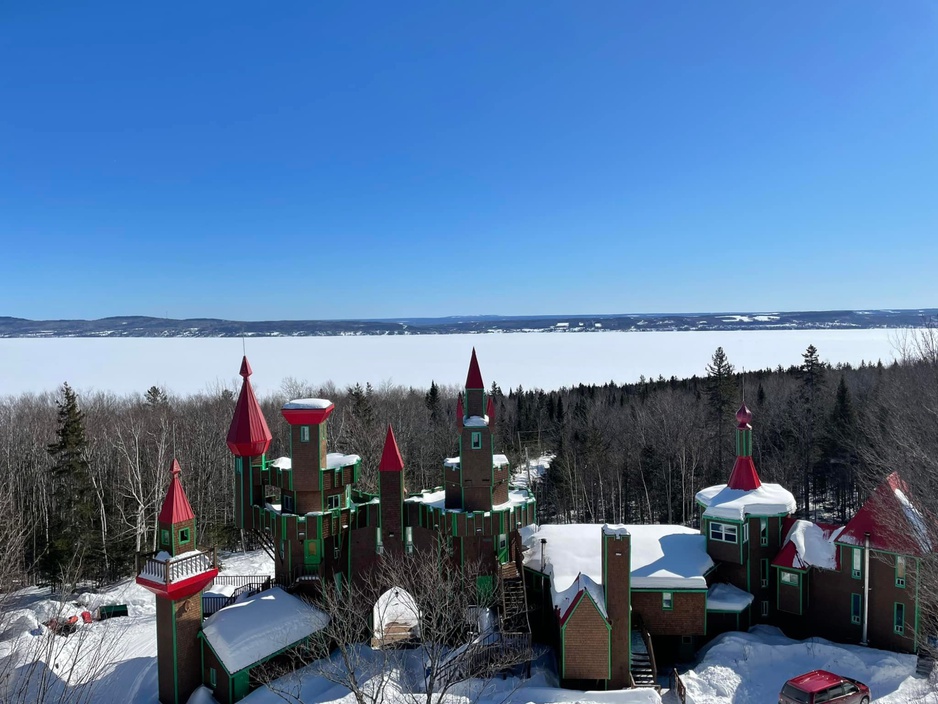 Auberge du Château Bahia Snowy Bay View