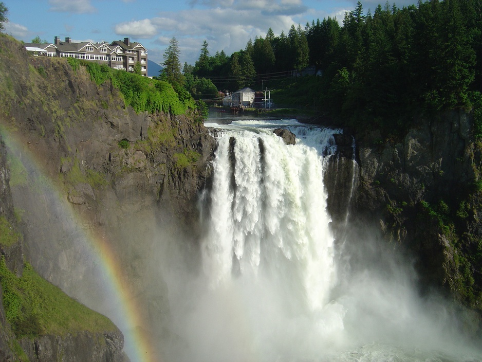 Twin Peaks The Great Northern Hotel With The Waterfall