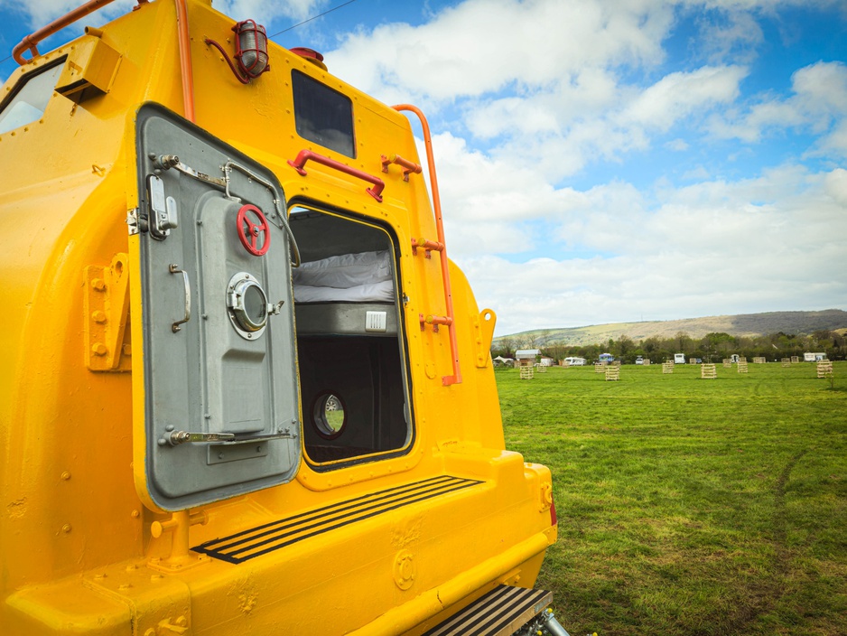 Yellow Submarine Submarine-Style Bulkhead Door