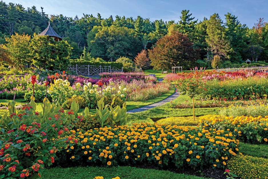 Mohonk Mountain House garden in the summer