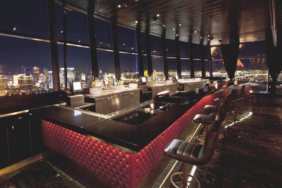 Palms Place Hotel bar with city view