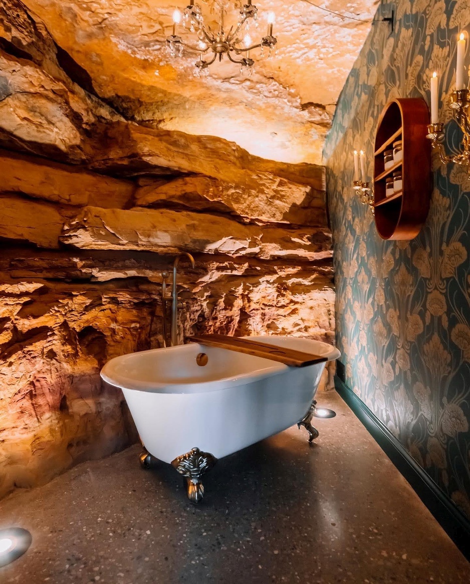 Dunlap Hollow Cave Bathroom with a Freestanding Bathtub