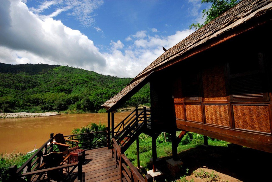 Bungalow in Laos next to Mekong river