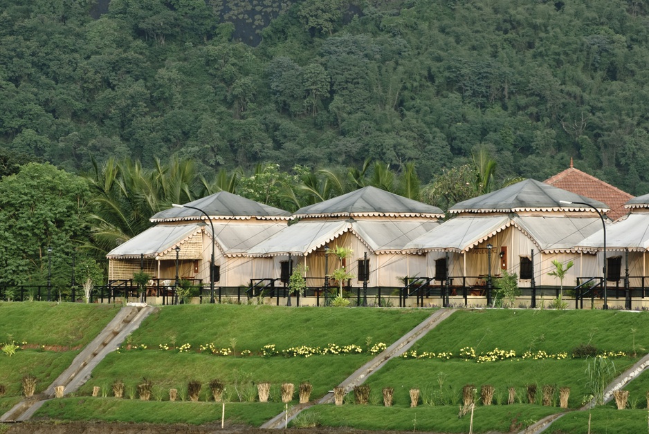 Tamara Resort tents at the river