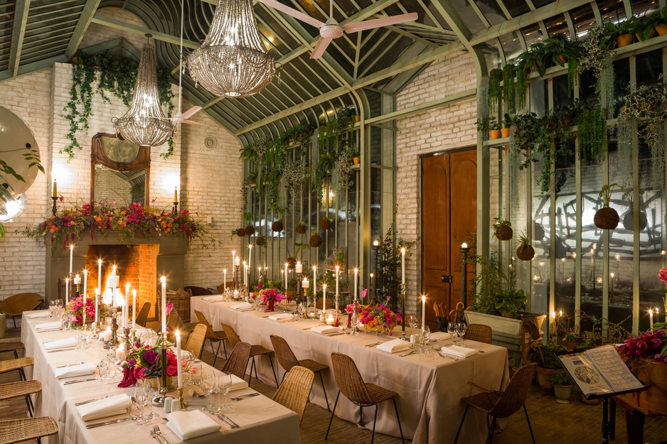 Akademie Street Boutique Hotel Orangerie Interior At Night