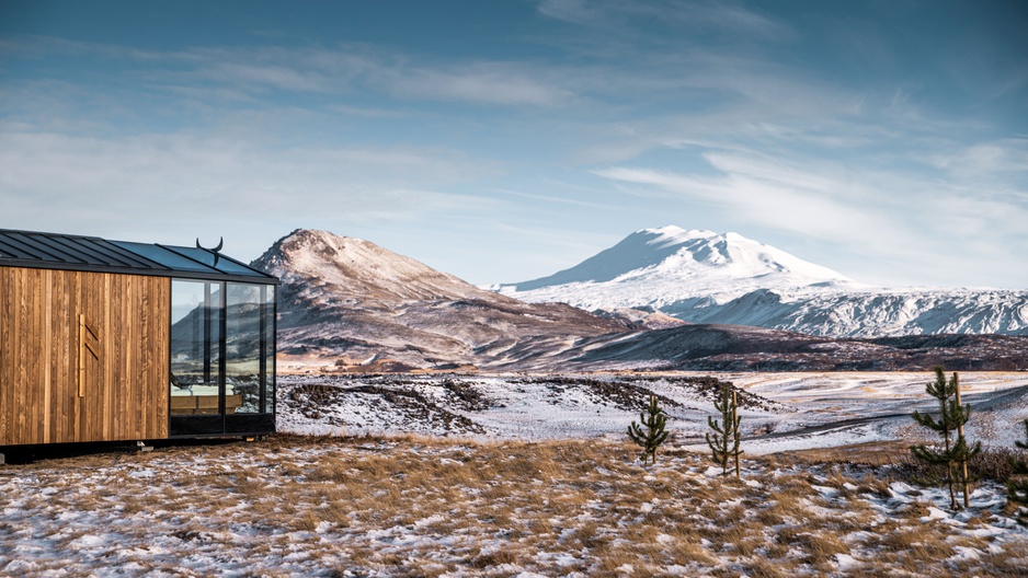 Panorama Glass Lodge Exterior With Icelandic Landscape