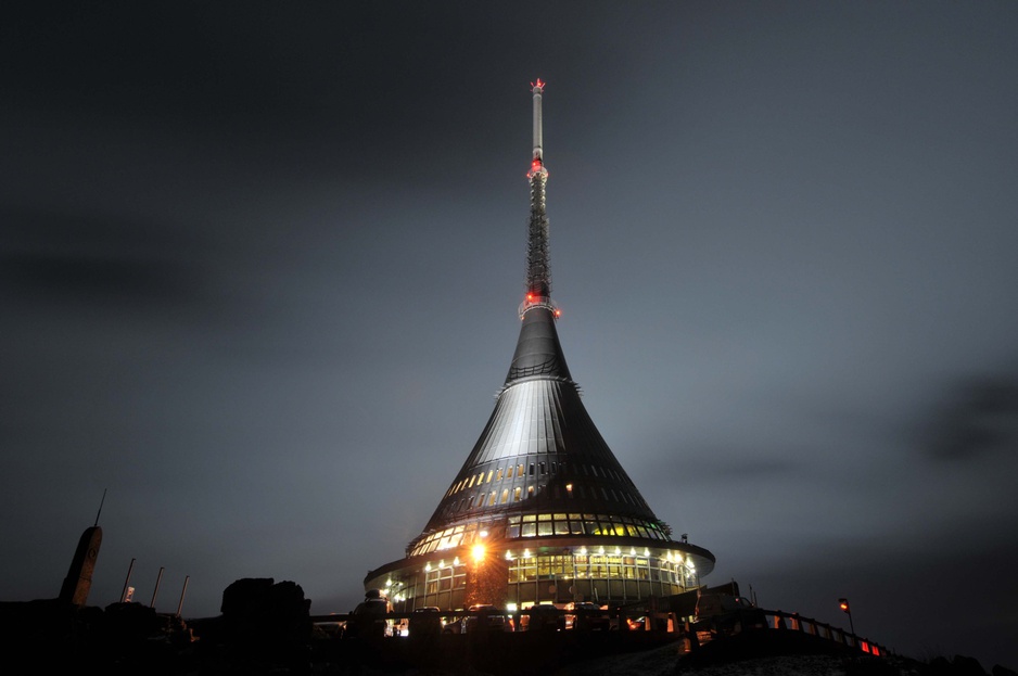 Hotel Ještěd tower at night