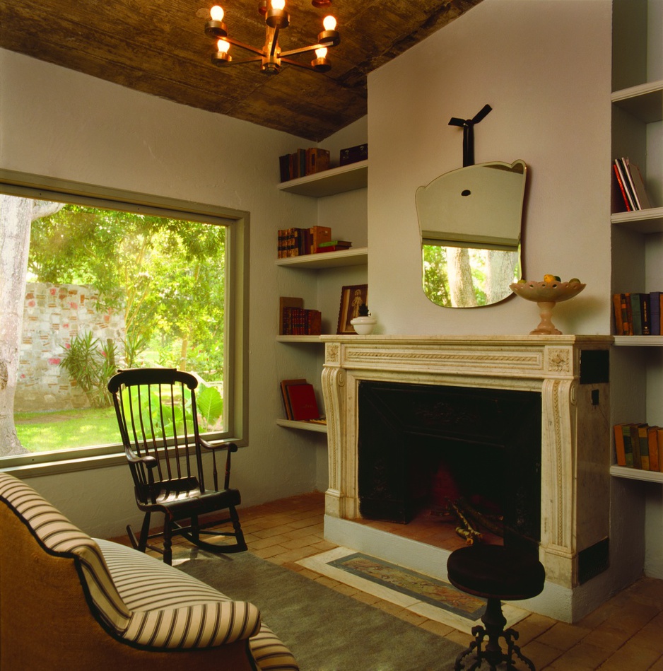 Maison Couturier living room with fireplace