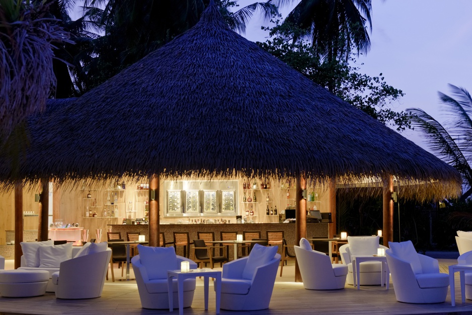 Kandolhu Island bar