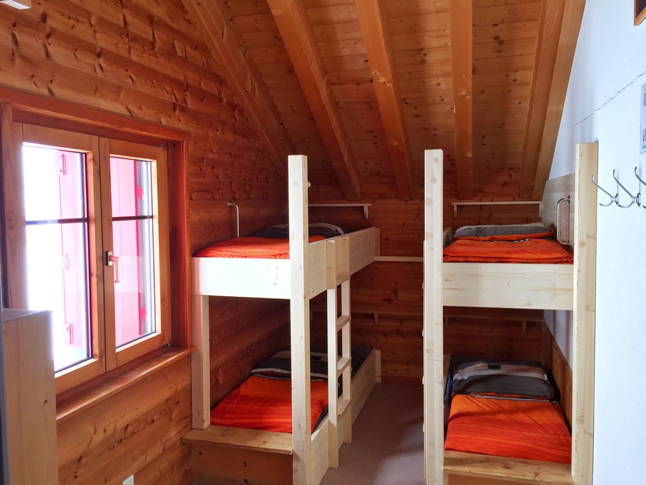 Britannia Hut bunk beds