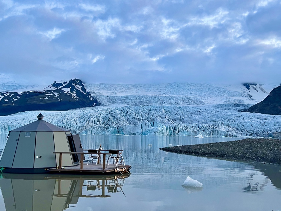 Fjallsarlon Glacier Lagoon Floating Hotel