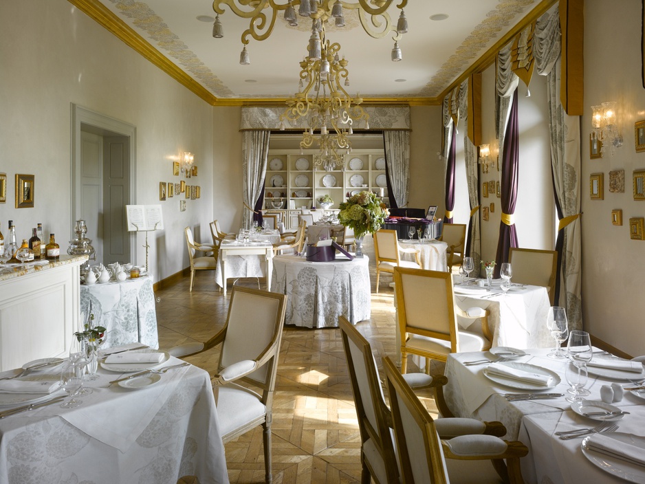 Chateau Mcely restaurant