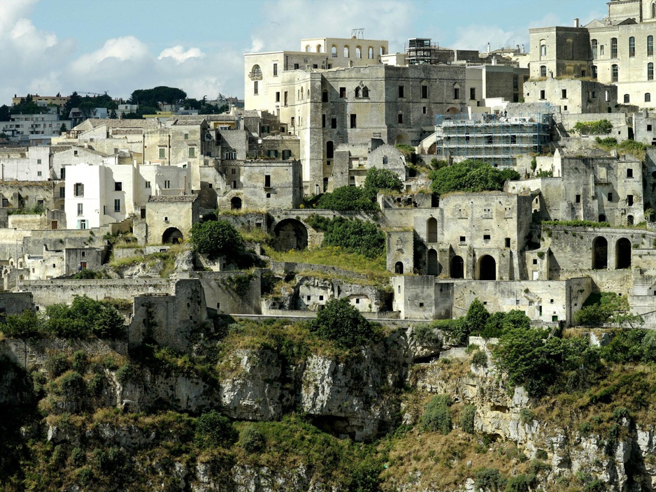 Sextantio Le Grotte Della Civita nestled in the hill