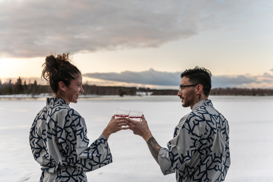 Arctic Bath Couple After-Spa Drink