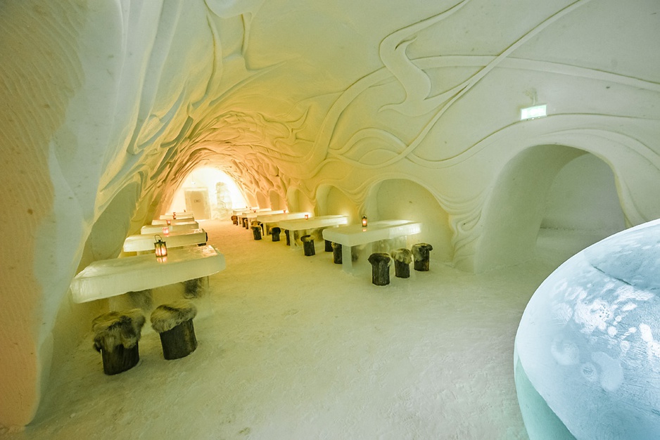 SnowRestaurant