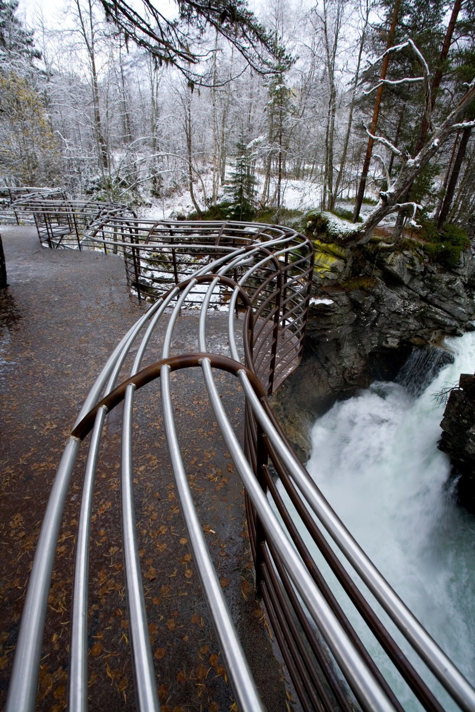 The platform that leads to Juvet Landscape Hotel in winter