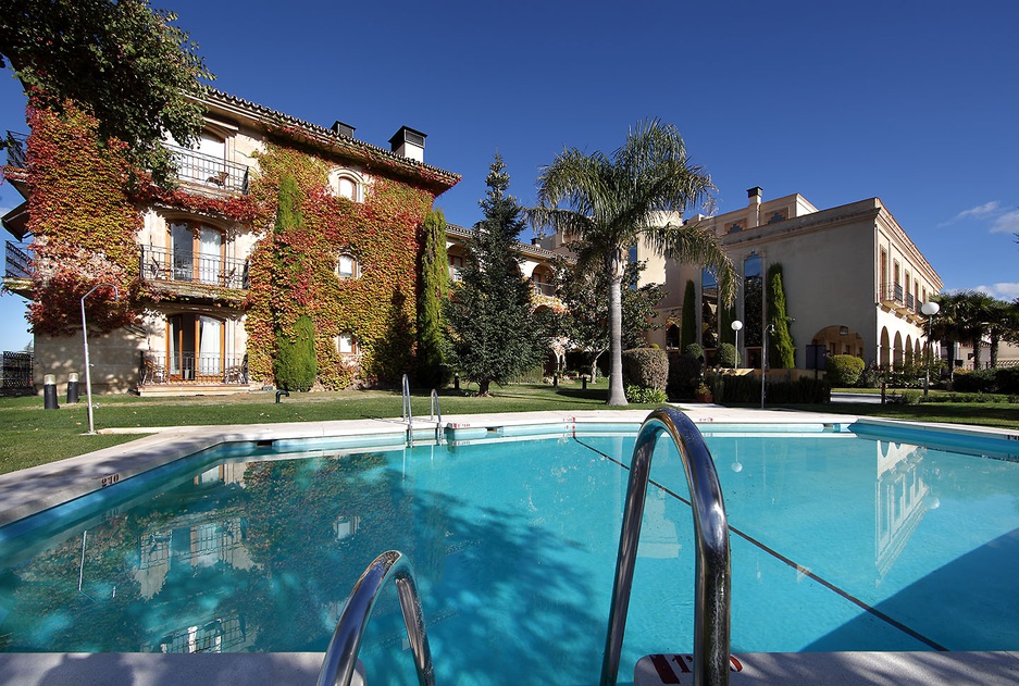 Parador de Ronda swimming pool