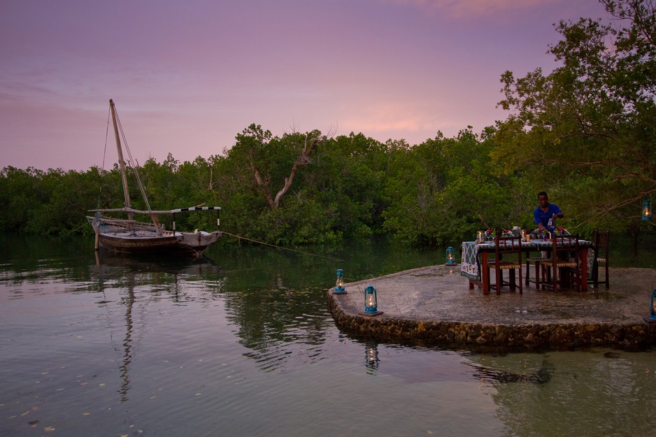 Chole Mjini Lodge dining at the beach