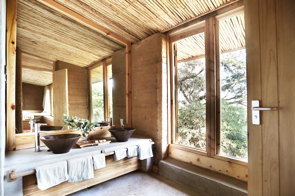 Limalimo Lodge bathroom