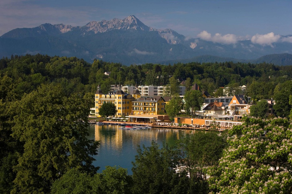 Falkensteiner Schlosshotel Velden building