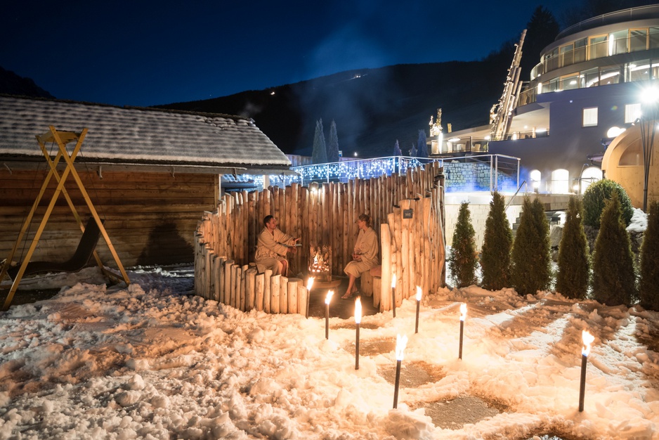 Alpin Panorama Hotel Hubertus Outdoor Romantic Fireplace