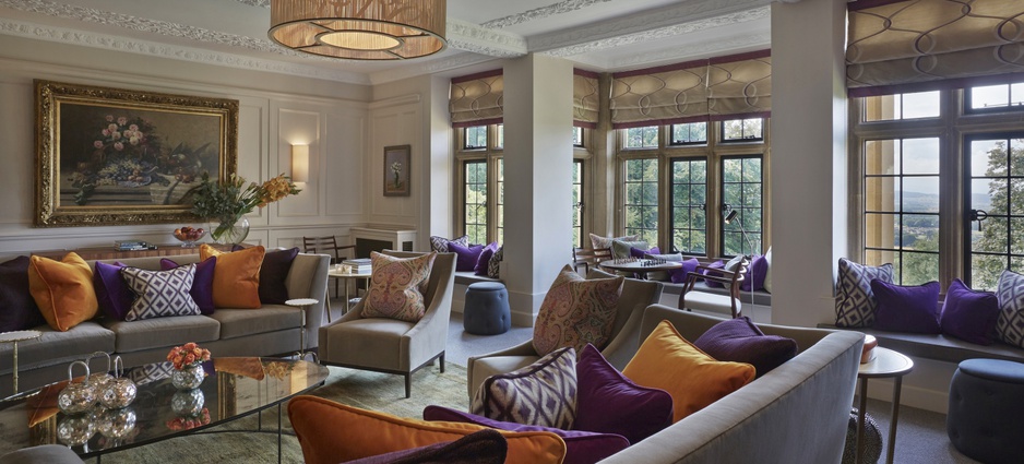 Foxhill Manor lounge