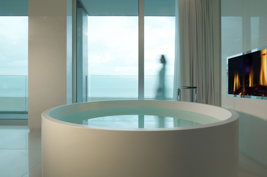 i-Suite Hotel Rimini jacuzzi