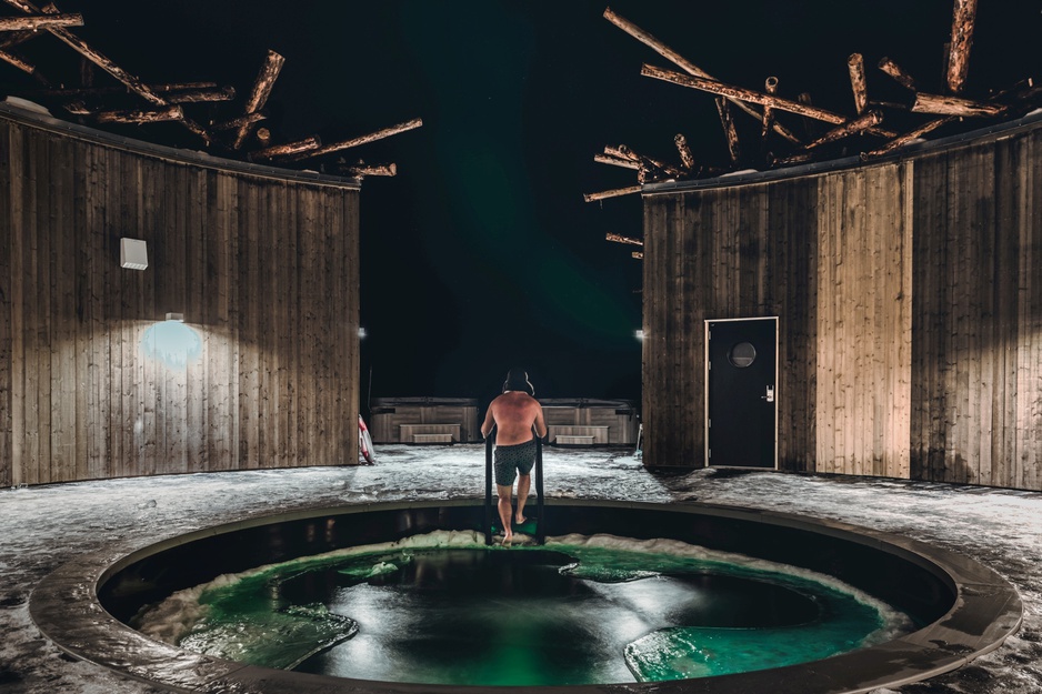 Arctic Bath Ice Plunge Pool Dip In The Evening