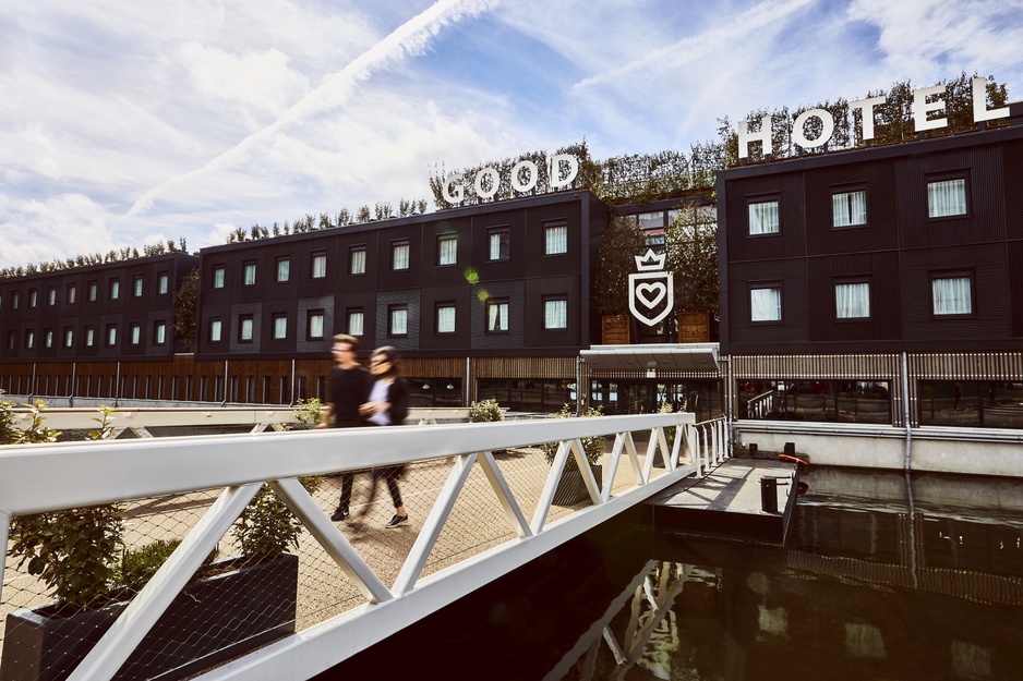 Good Hotel London floating hotel entrance