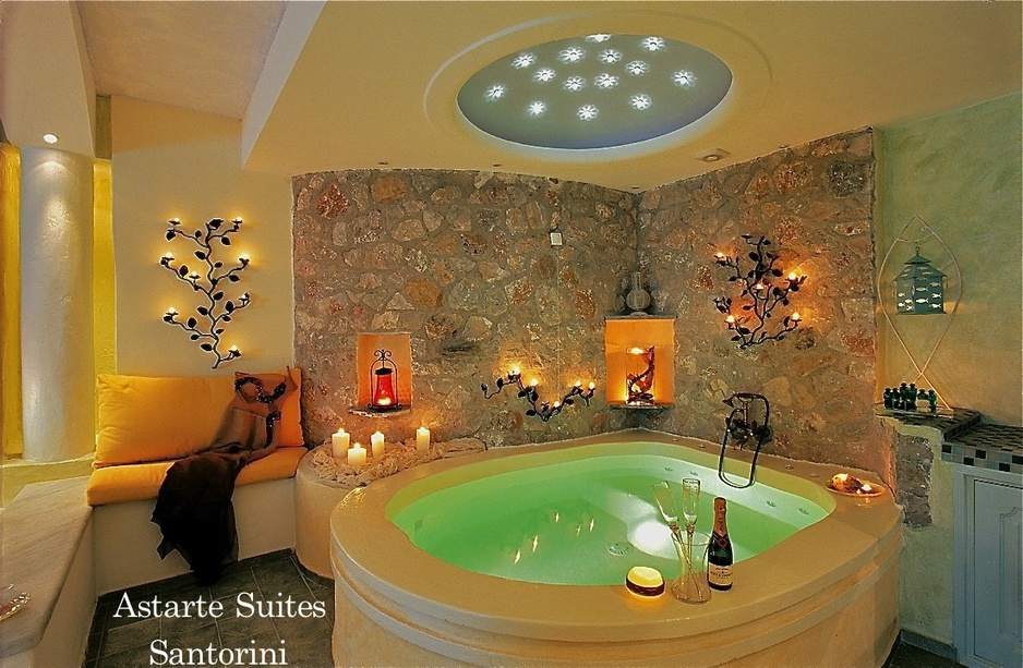 Honeymoon Suite Jacuzzi