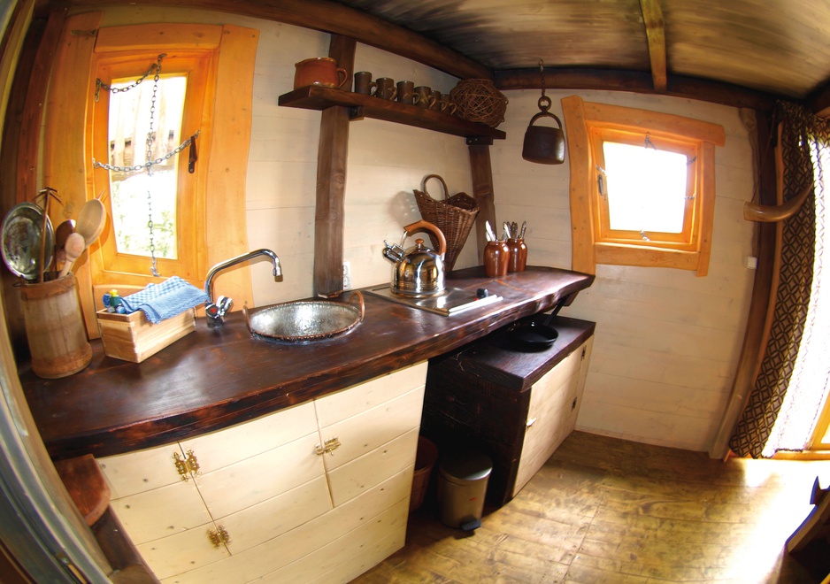 Baumhaushotel treehouse kitchen