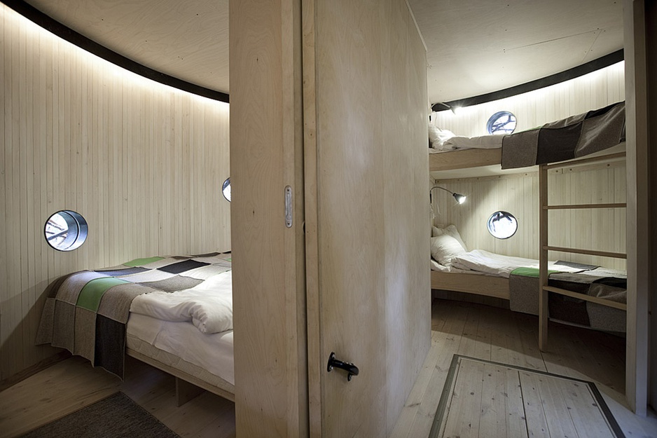 The UFO tree hotel room