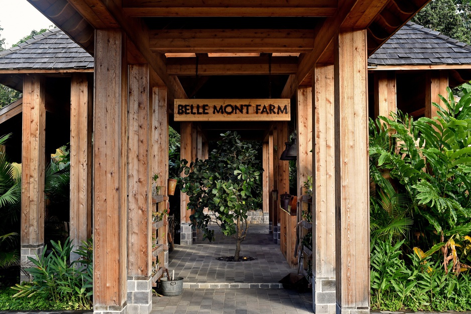 Belle Mont Farm entrance with sign