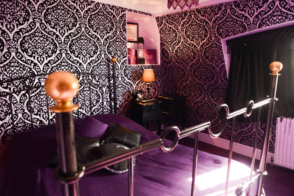 Black and Purple room