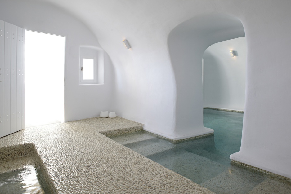 Kirini Hotel Santorini   – Greek Hotel Inspired By Local Cycladic Architecture