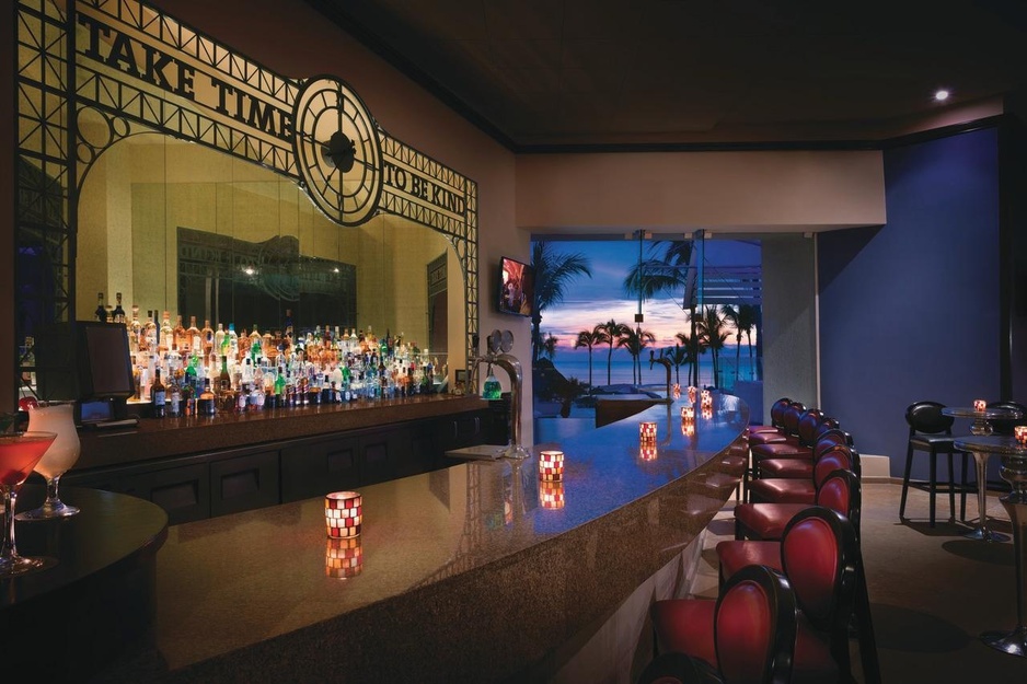 Hard Rock Hotel Vallarta bar