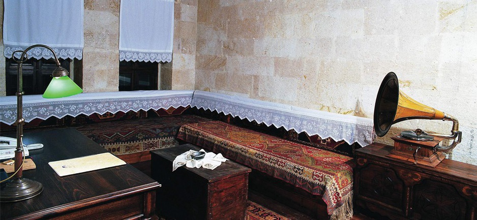 Yunak Evleri relax room