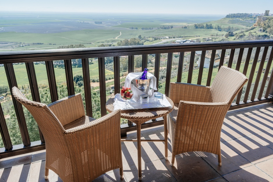 Parador de Carmona - Snacks on the Balcony