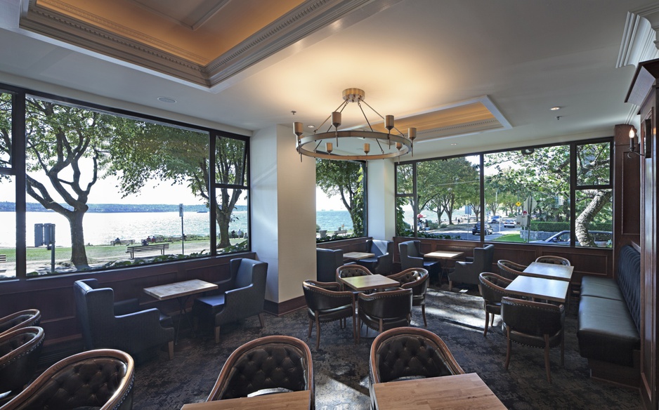 Bistro or Patio with beach view