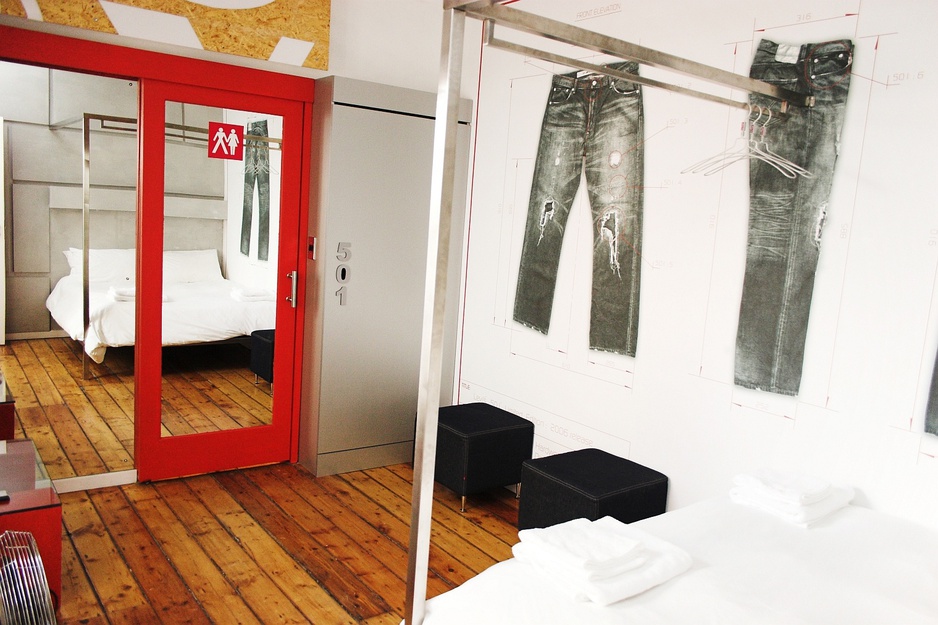 501 Jeans room