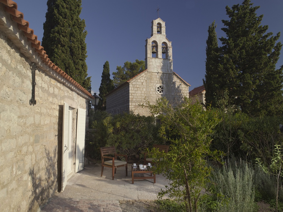 Aman Sveti Stefan small terrace