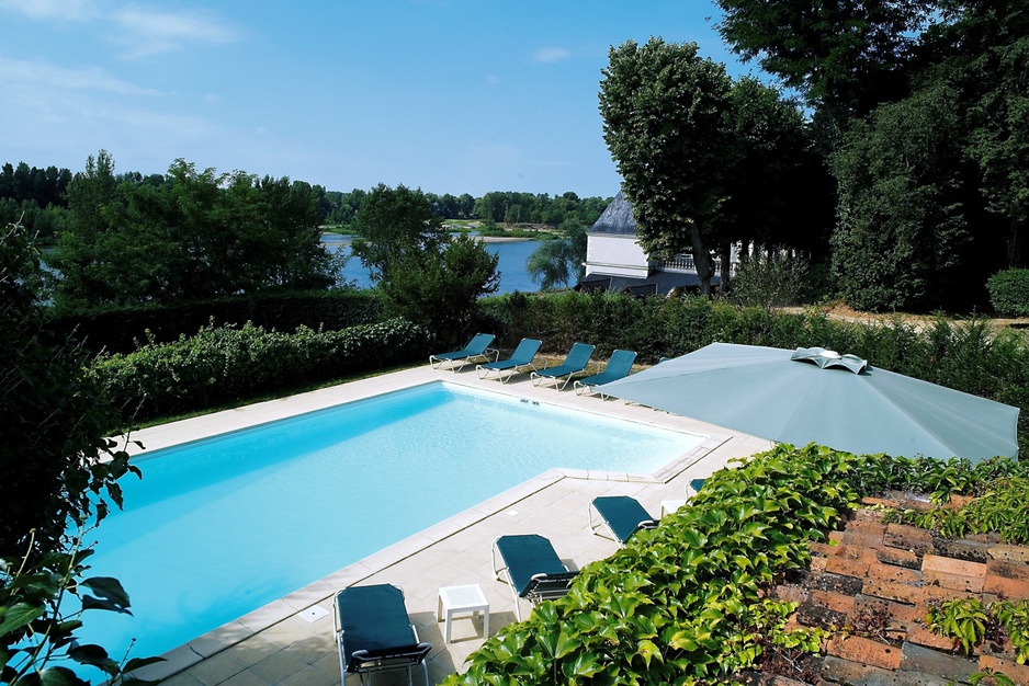 Les Hautes Roches swimming pool